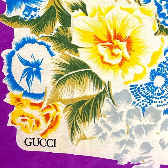 Authentic Gucci Silk Scarf for Neck, your Purse and/or Backpack - Picture 2 of 15